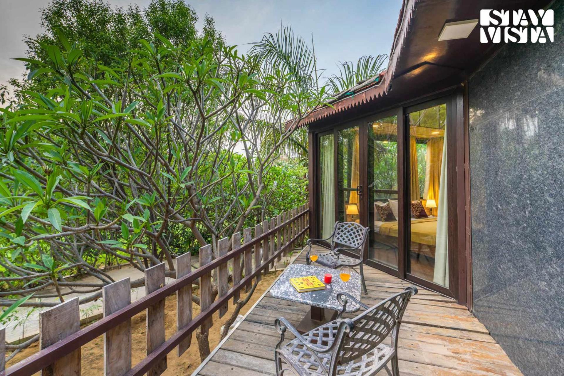 Stayvista At Maple Farms With Pool, Bbq & Bonfire Sohna Eksteriør billede