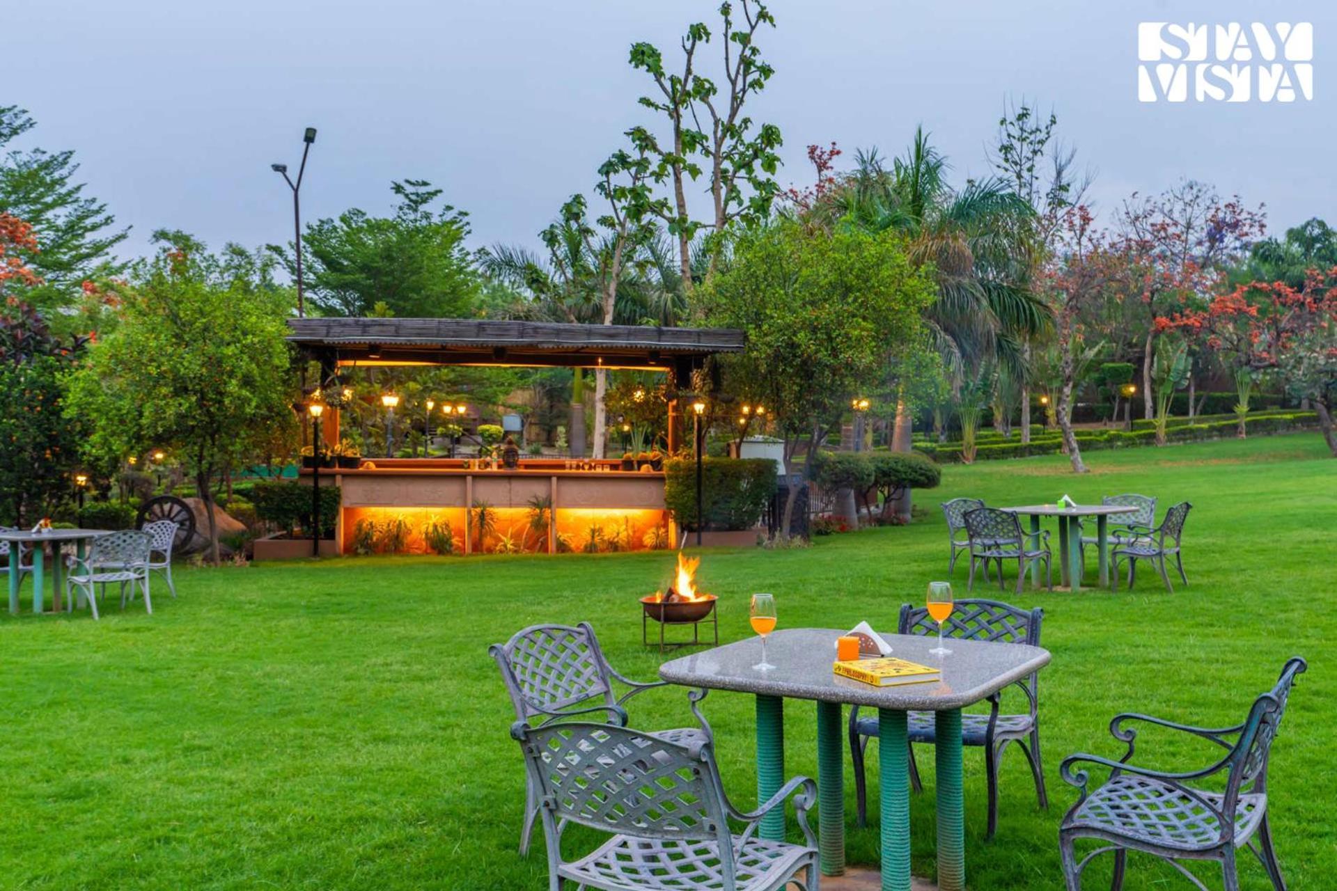 Stayvista At Maple Farms With Pool, Bbq & Bonfire Sohna Eksteriør billede